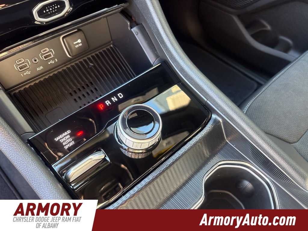 2027 Jeep Grand Cherokee L Laredo Altitude