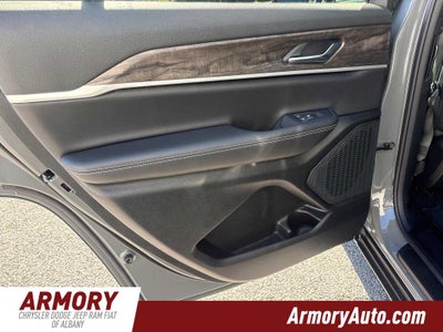 2027 Jeep Grand Cherokee L Laredo Altitude