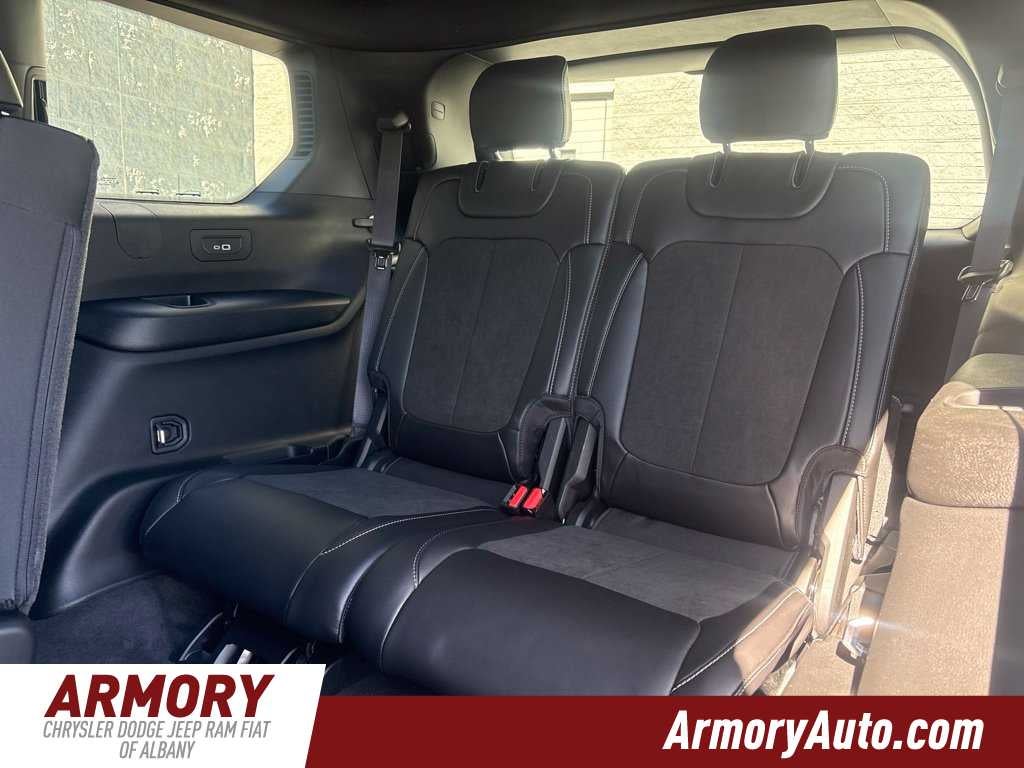 2027 Jeep Grand Cherokee L Laredo Altitude