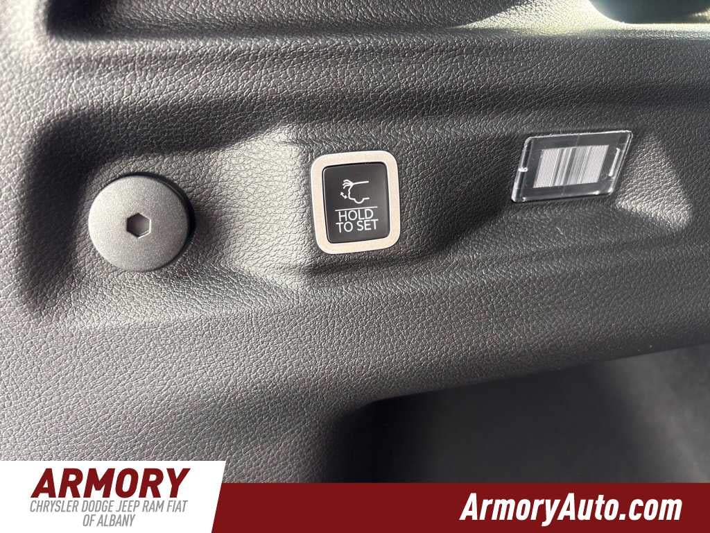 2027 Jeep Grand Cherokee L Laredo Altitude