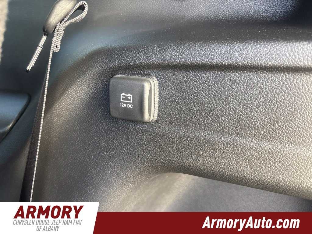 2027 Jeep Grand Cherokee L Laredo Altitude