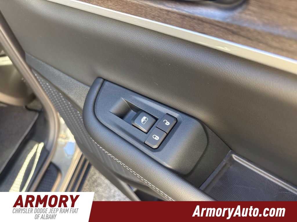 2027 Jeep Grand Cherokee L Laredo Altitude
