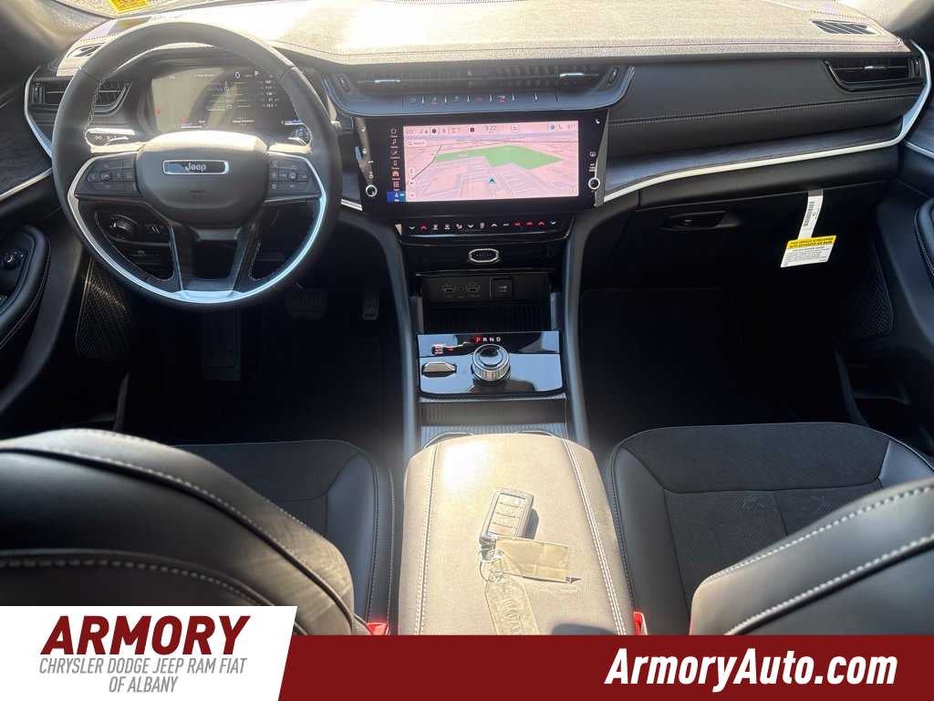 2027 Jeep Grand Cherokee L Laredo Altitude