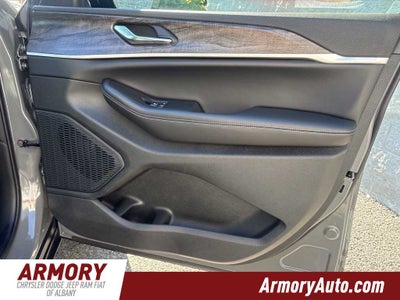 2027 Jeep Grand Cherokee L Laredo Altitude