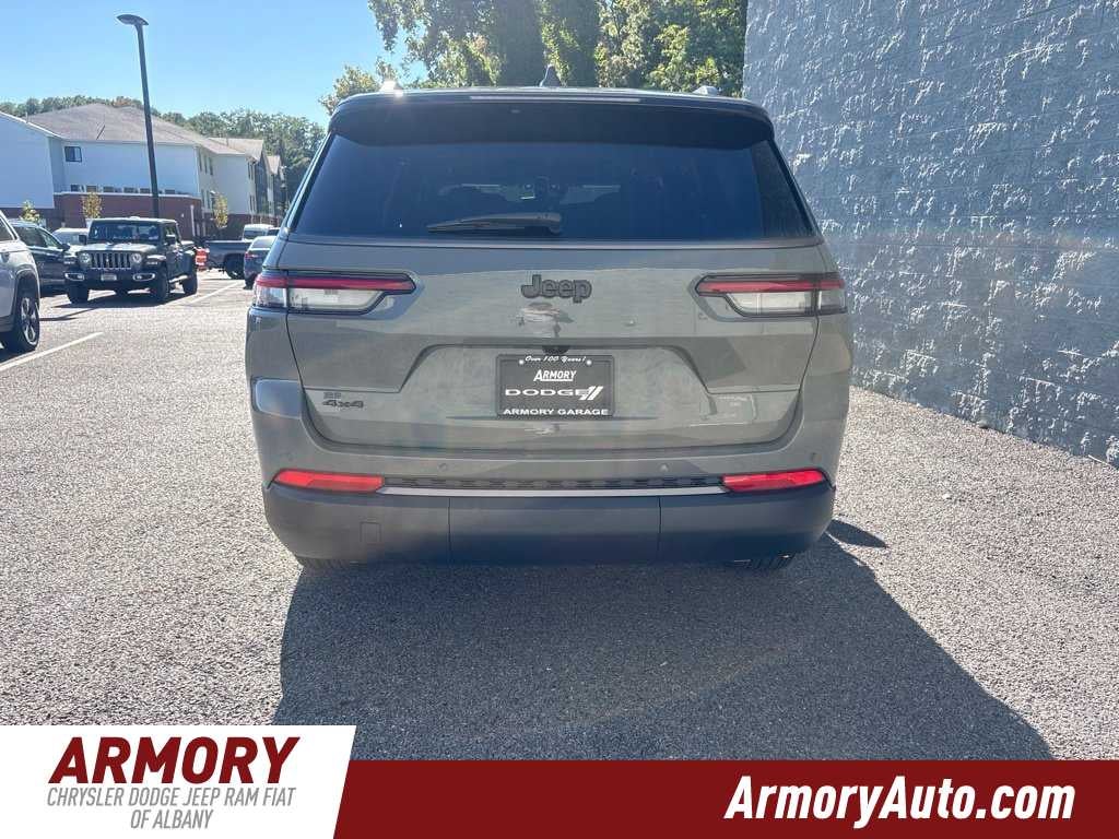 2027 Jeep Grand Cherokee L Laredo Altitude
