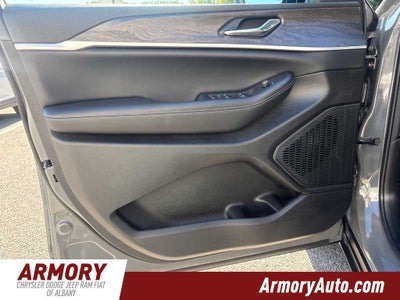 2027 Jeep Grand Cherokee L Laredo Altitude