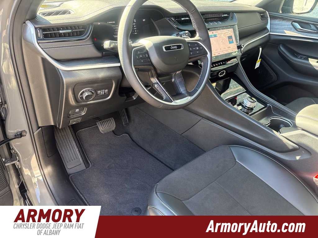 2027 Jeep Grand Cherokee L Laredo Altitude