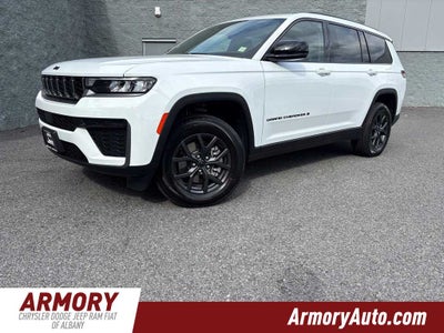 2027 Jeep Grand Cherokee Laredo Altitude