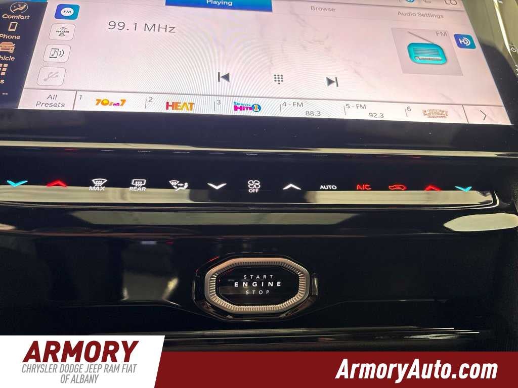 2027 Jeep Grand Cherokee Laredo Altitude