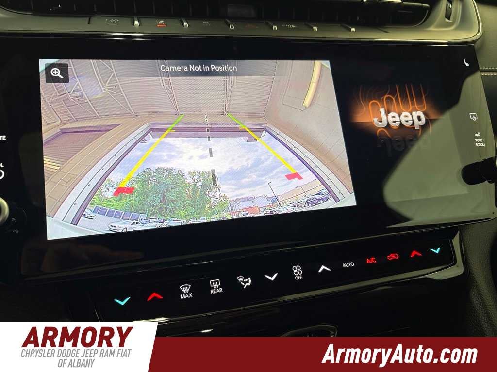 2027 Jeep Grand Cherokee Laredo Altitude