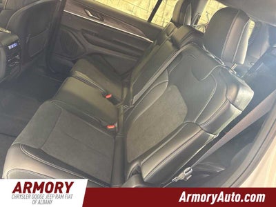 2027 Jeep Grand Cherokee Laredo Altitude