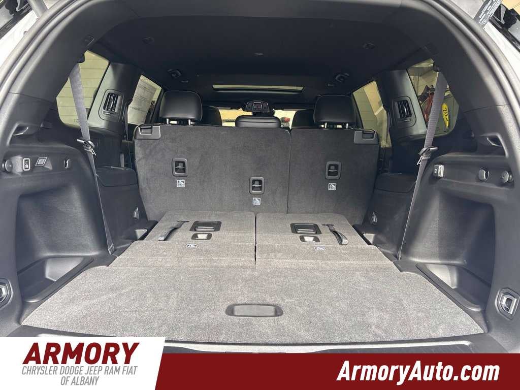 2027 Jeep Grand Cherokee Laredo Altitude