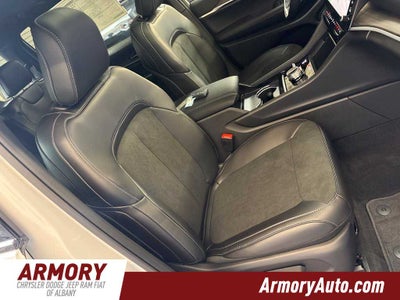 2027 Jeep Grand Cherokee Laredo Altitude