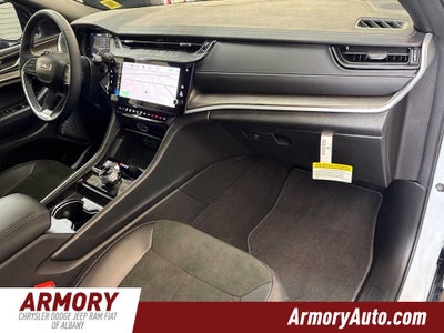 2027 Jeep Grand Cherokee Laredo Altitude