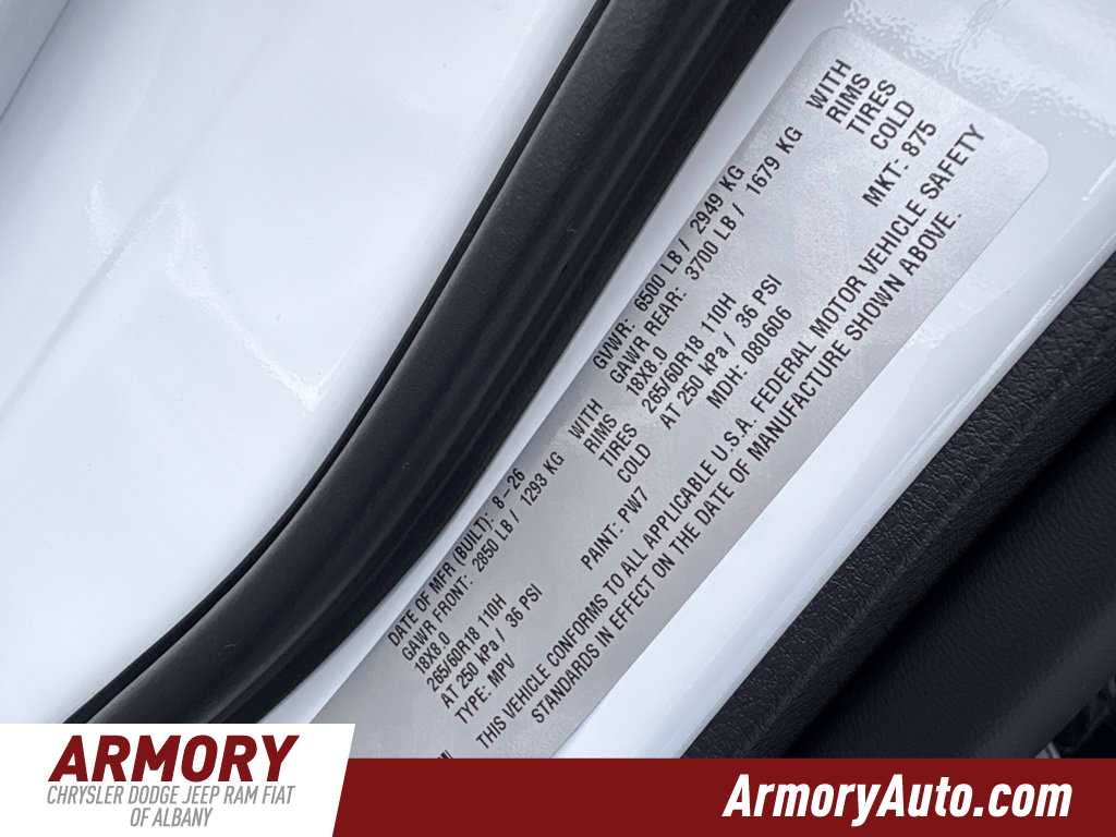 2027 Jeep Grand Cherokee Laredo Altitude