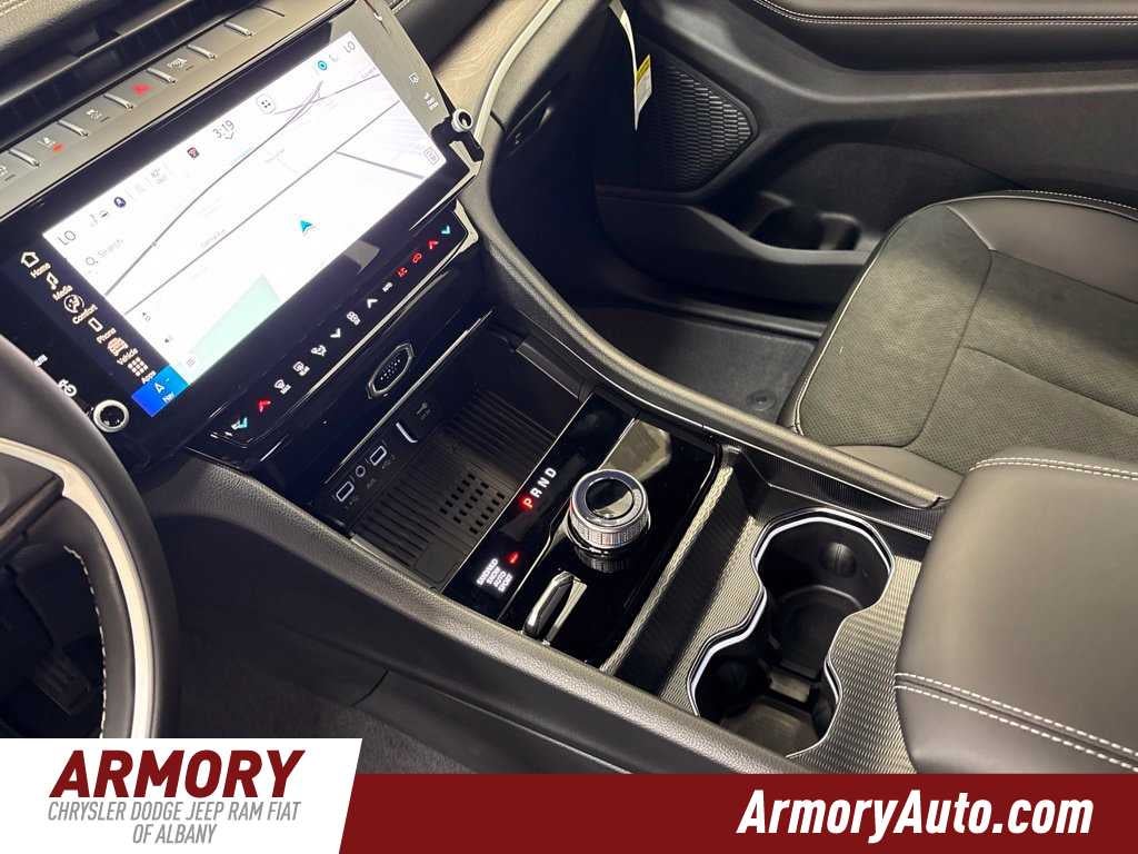 2027 Jeep Grand Cherokee L Laredo Altitude