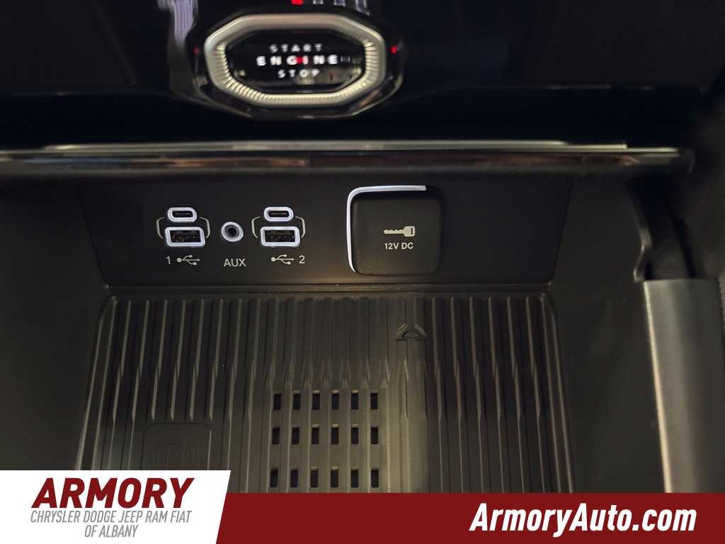 2027 Jeep Grand Cherokee L Laredo Altitude