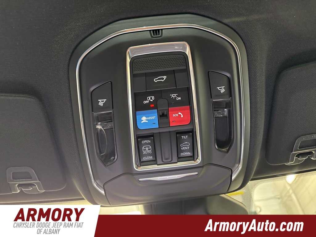 2027 Jeep Grand Cherokee L Laredo Altitude