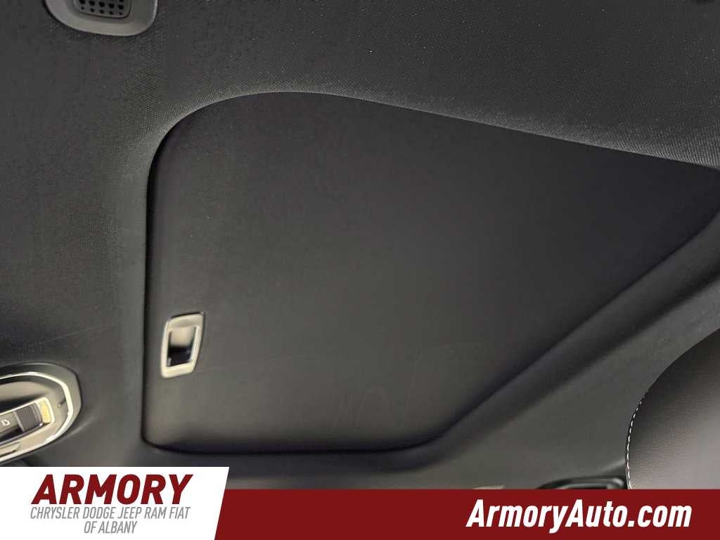 2027 Jeep Grand Cherokee L Laredo Altitude