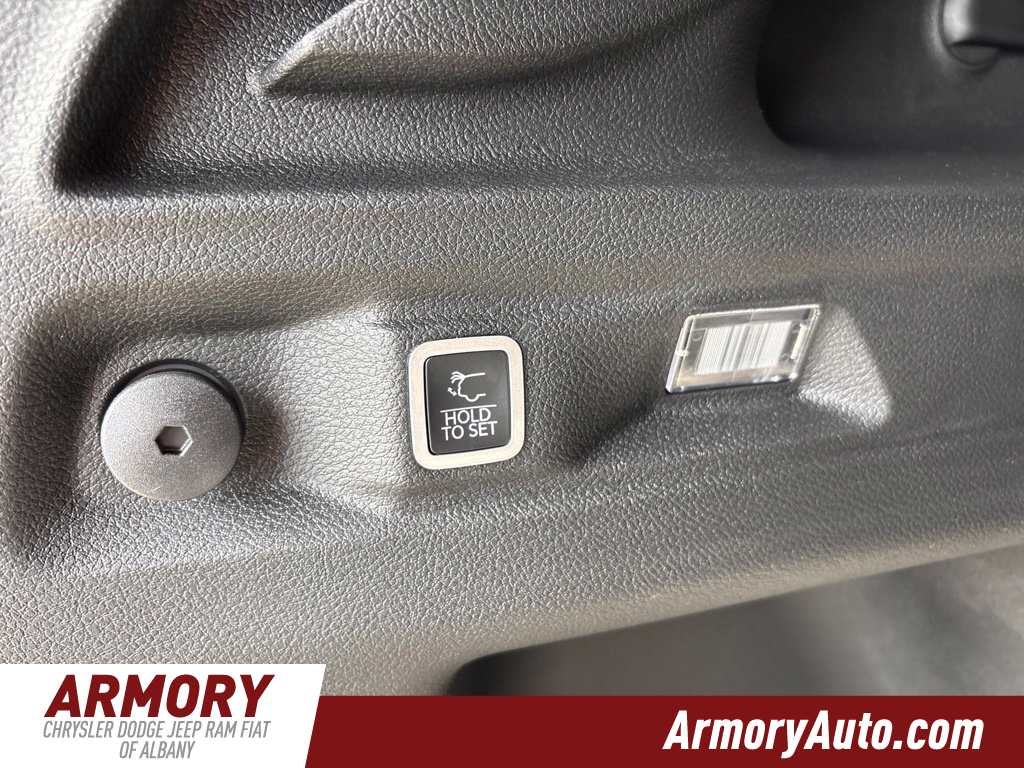 2027 Jeep Grand Cherokee L Laredo Altitude