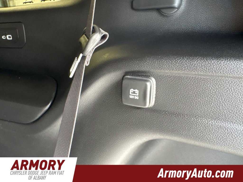 2027 Jeep Grand Cherokee L Laredo Altitude