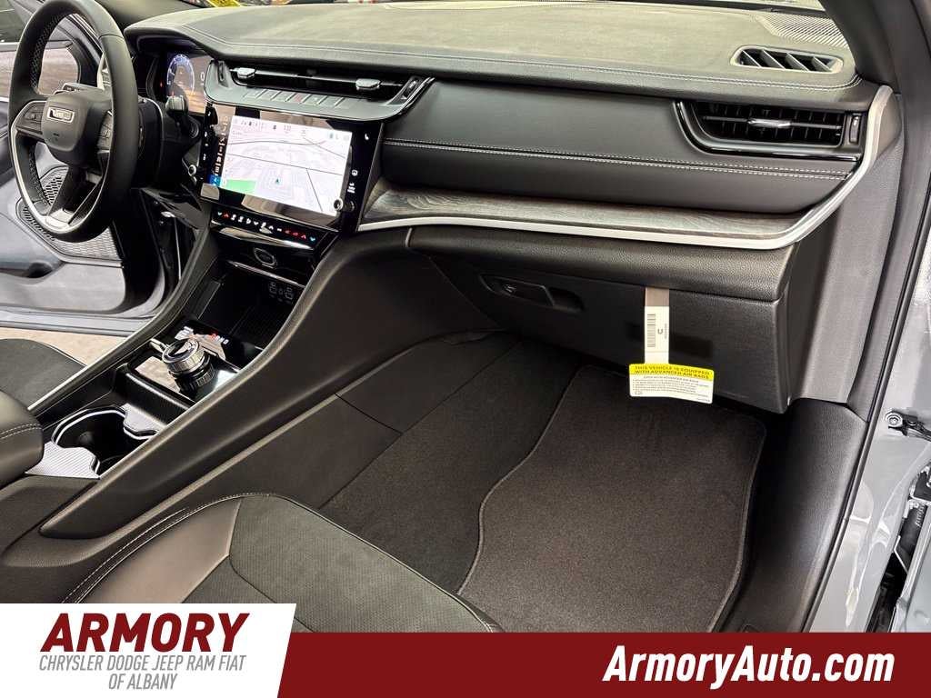 2027 Jeep Grand Cherokee L Laredo Altitude