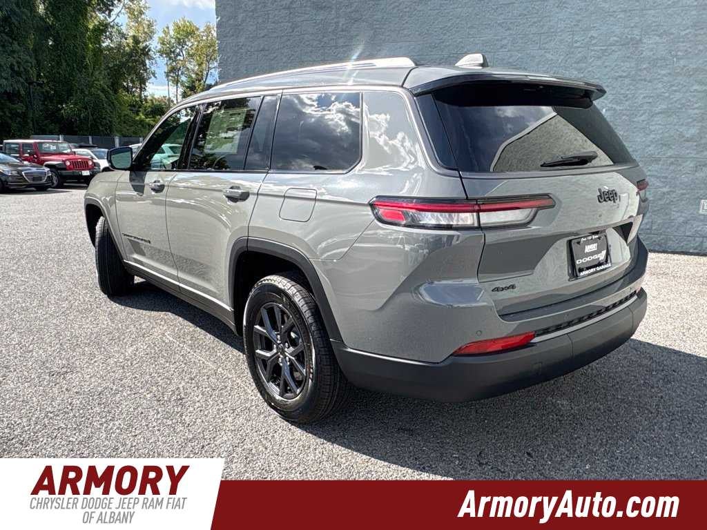 2027 Jeep Grand Cherokee L Laredo Altitude