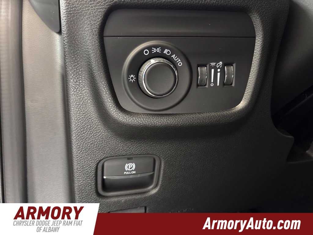 2027 Jeep Grand Cherokee L Laredo Altitude