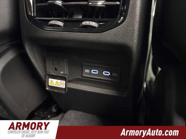 2027 Jeep Grand Cherokee L Laredo Altitude