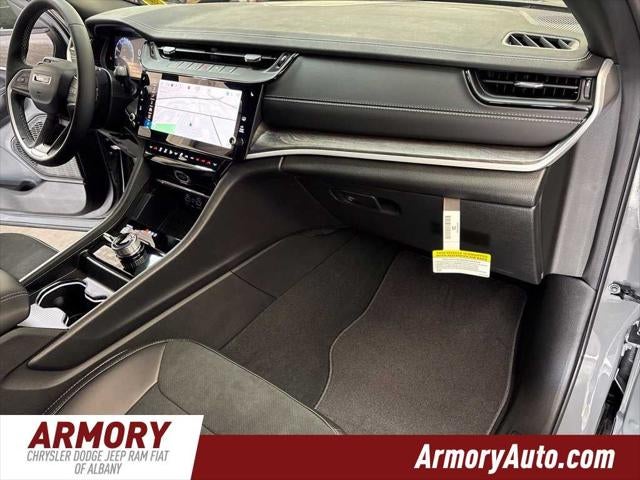 2027 Jeep Grand Cherokee L Laredo Altitude