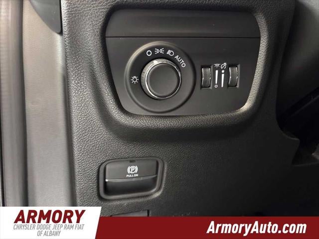 2027 Jeep Grand Cherokee L Laredo Altitude