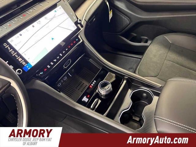 2027 Jeep Grand Cherokee L Laredo Altitude