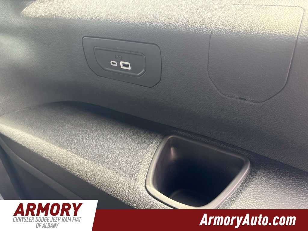 2027 Jeep Grand Cherokee L Laredo Altitude