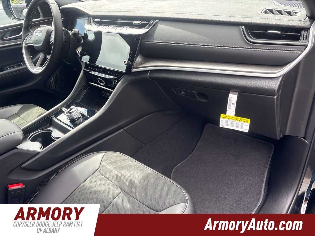 2027 Jeep Grand Cherokee L Laredo Altitude
