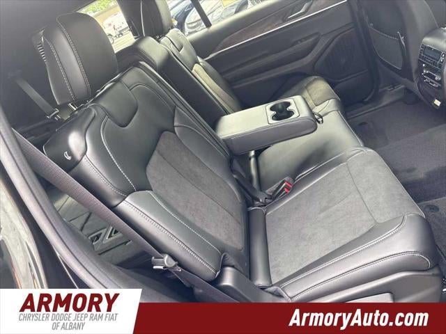 2027 Jeep Grand Cherokee L Laredo Altitude