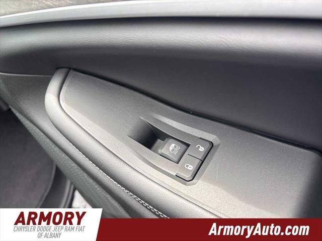 2027 Jeep Grand Cherokee L Laredo Altitude