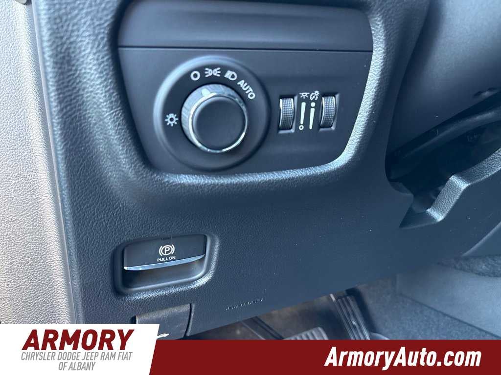 2027 Jeep Grand Cherokee L Laredo Altitude