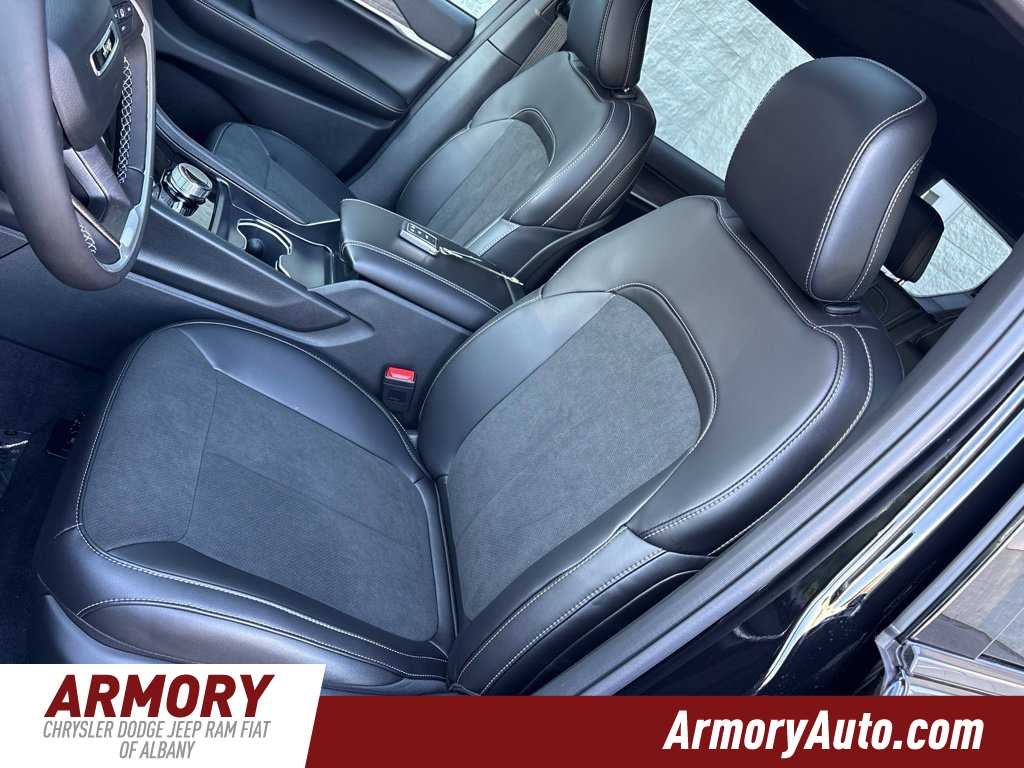 2027 Jeep Grand Cherokee L Laredo Altitude