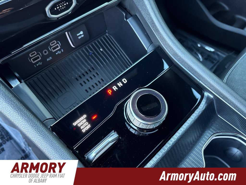 2027 Jeep Grand Cherokee L Laredo Altitude