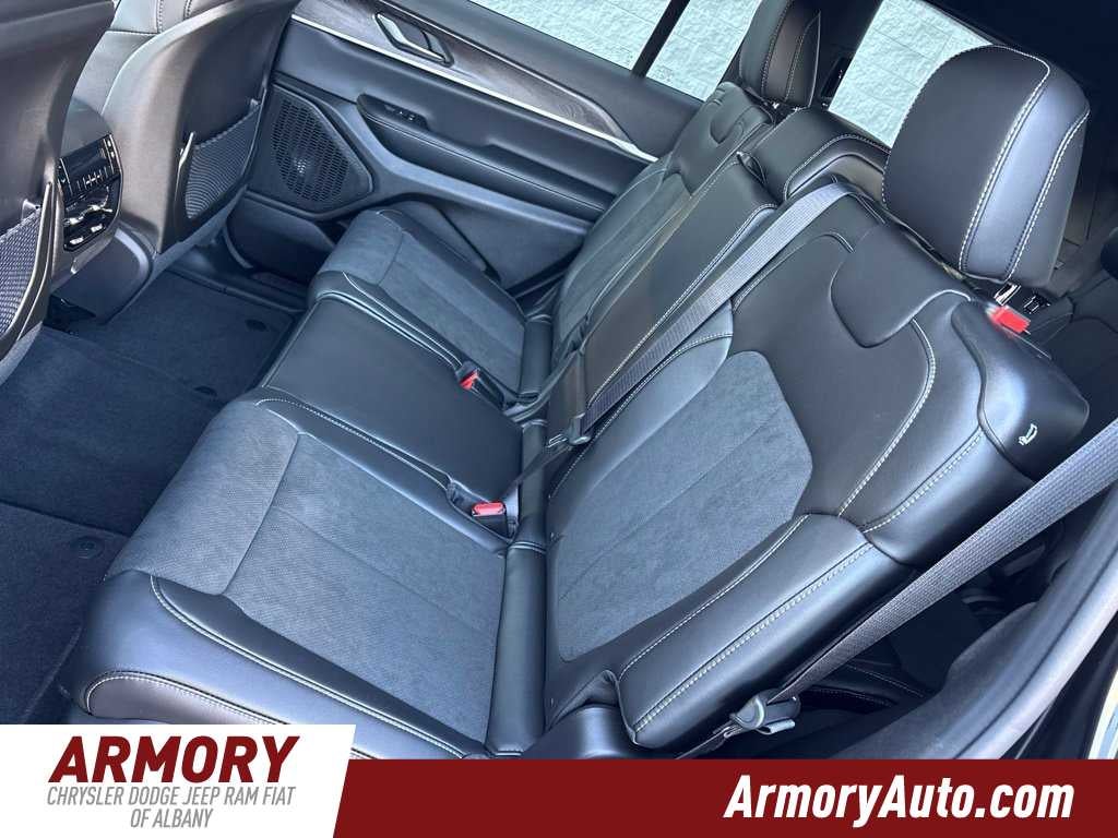 2027 Jeep Grand Cherokee L Laredo Altitude