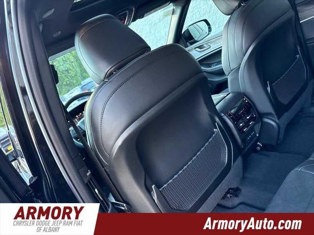 2027 Jeep Grand Cherokee L Laredo Altitude