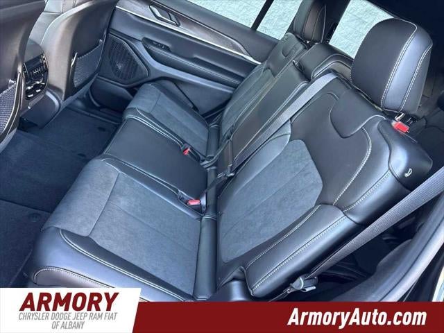 2027 Jeep Grand Cherokee L Laredo Altitude