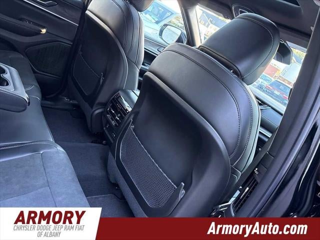 2027 Jeep Grand Cherokee L Laredo Altitude