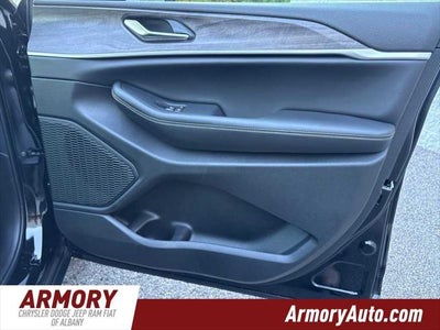 2027 Jeep Grand Cherokee L Laredo Altitude