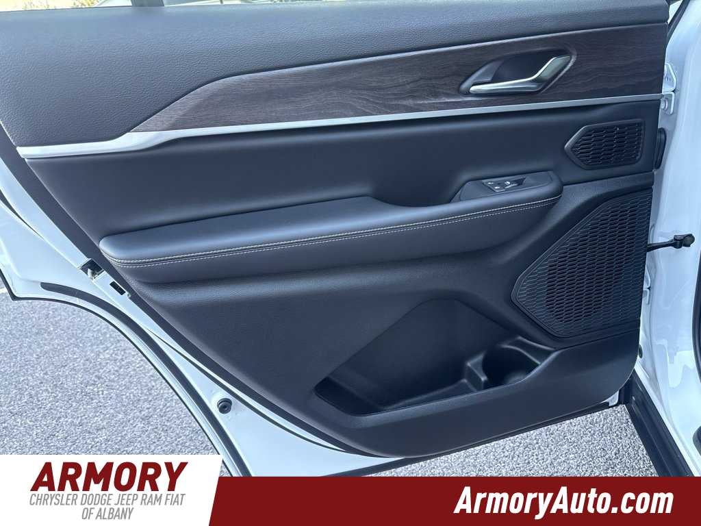 2027 Jeep Grand Cherokee L Limited