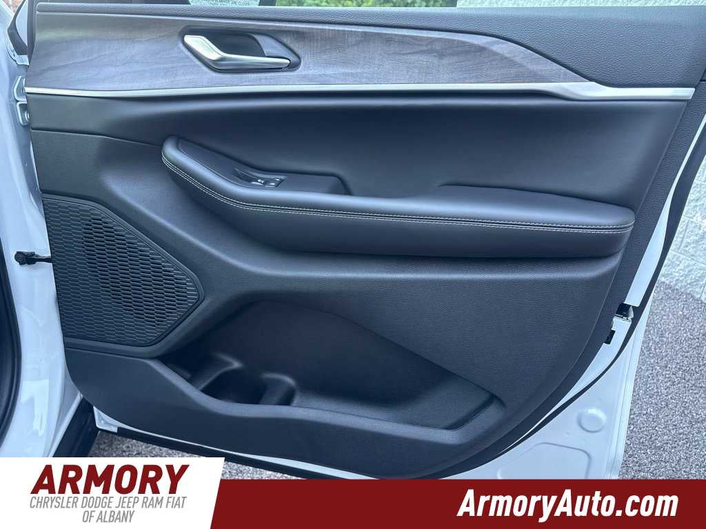 2027 Jeep Grand Cherokee L Limited