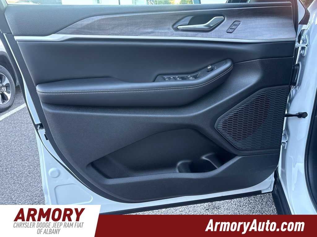 2027 Jeep Grand Cherokee L Limited