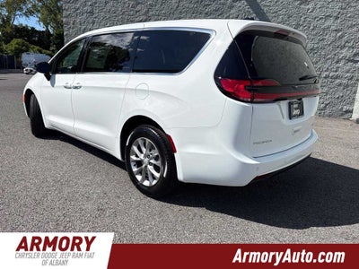 2027 Chrysler Pacifica Select