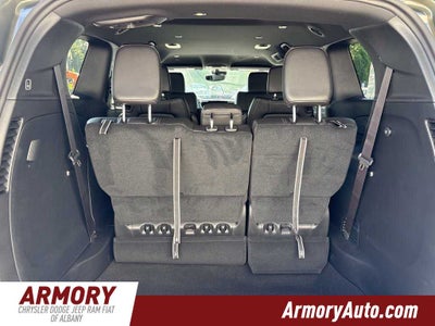 2027 Chrysler Pacifica Select