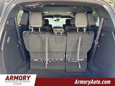 2027 Chrysler Pacifica Select